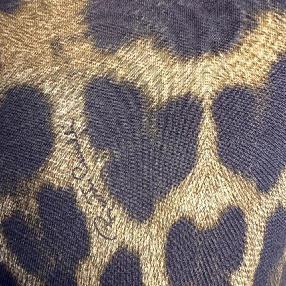 Roberto Cavalli Leopard Print Long Sleeve T shirt - Picture 2 of 6